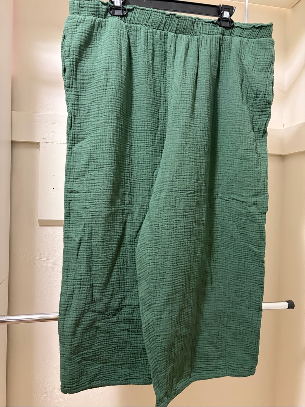 Green Women’s Elastic Waist Cotton Pants